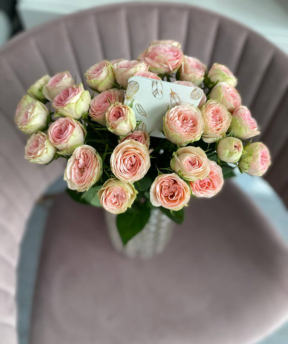 Moscow․ bouquet №394 with spray roses