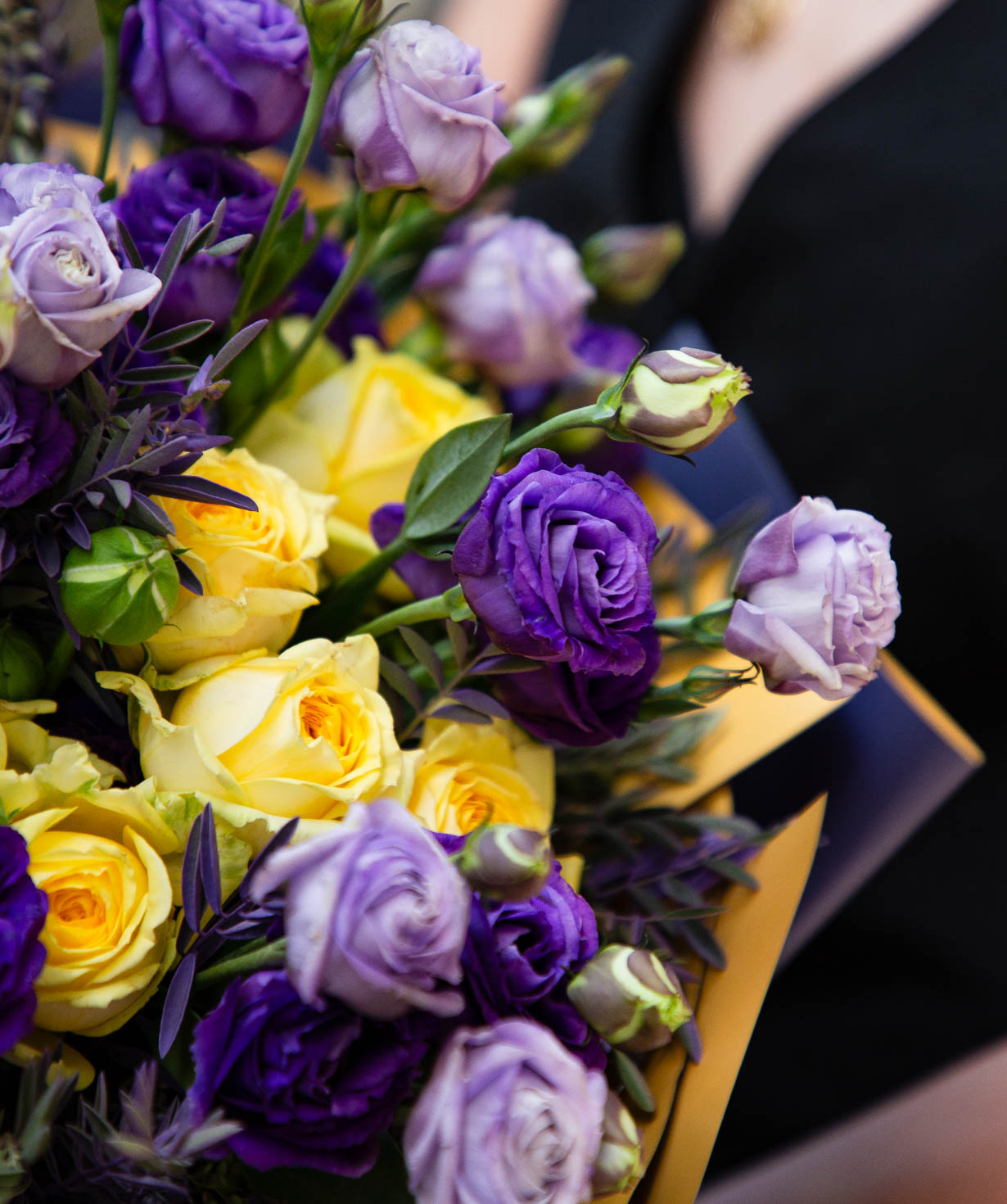 Bouquet «Nishio» with spray roses and lisianthuses