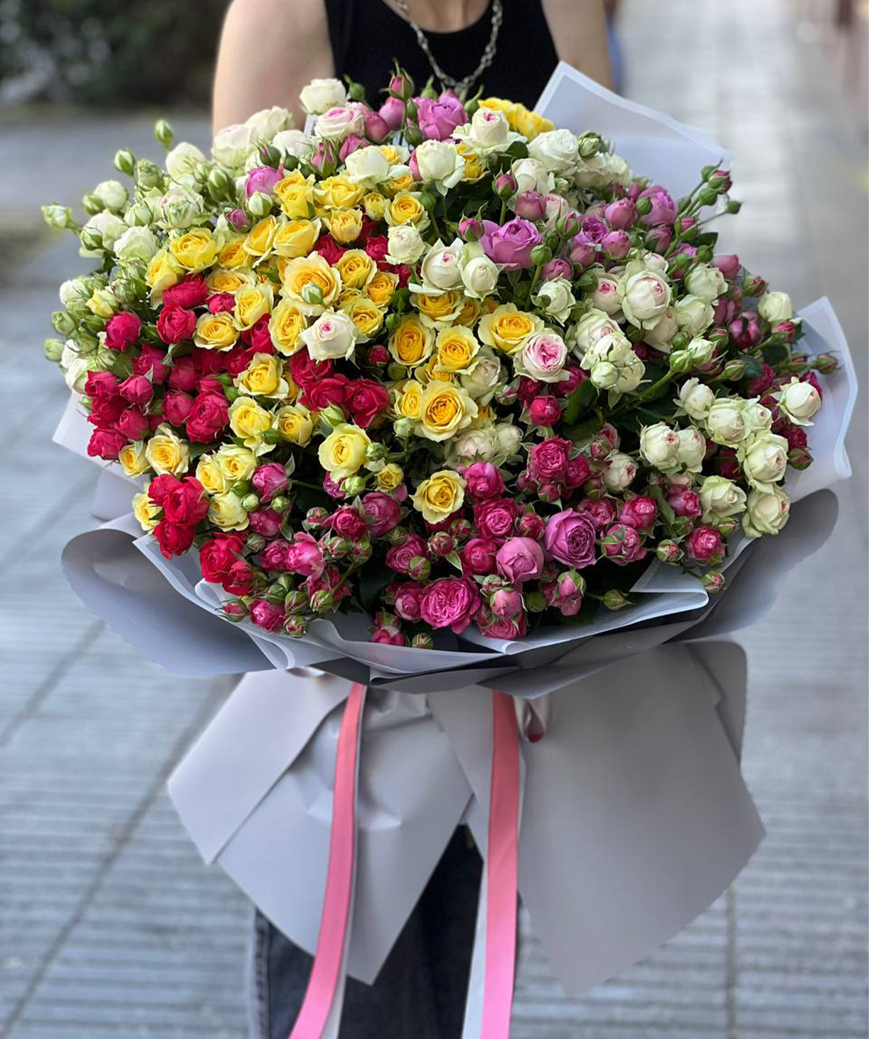 Букет «Punj» с кустовыми пионарозами №52