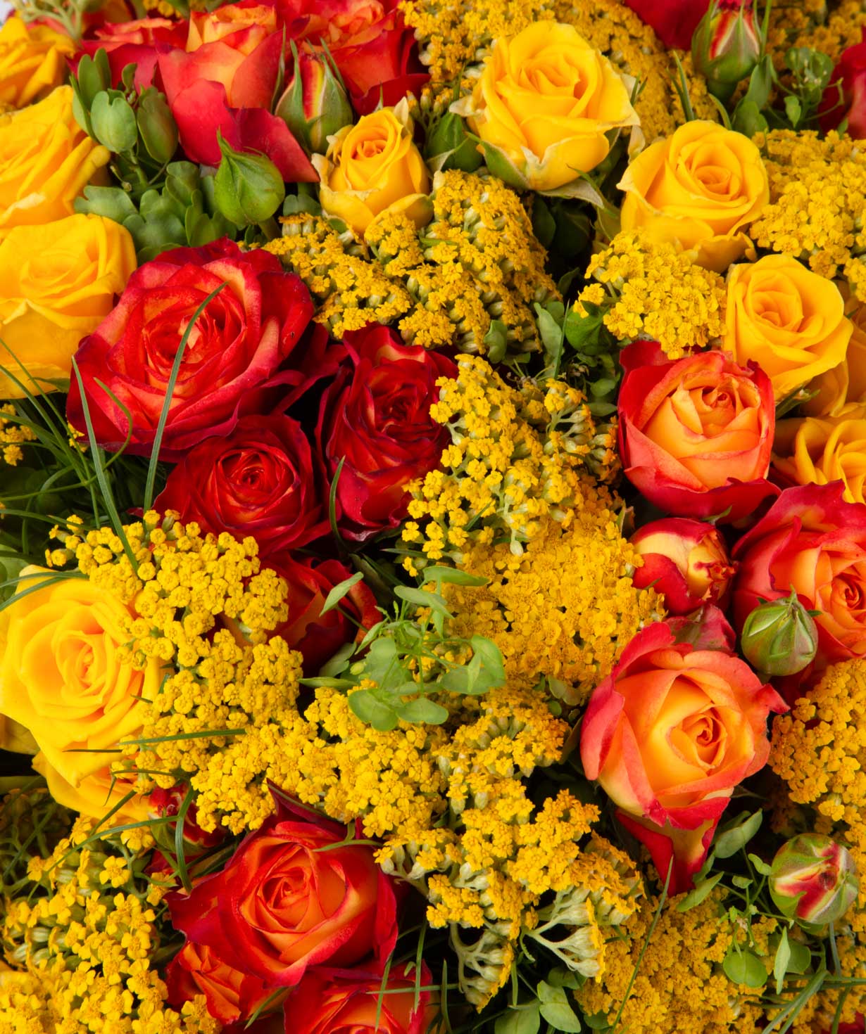 Ծաղկեփունջ «Օրլանդո» պիոն վարդերով և ալսթրոմերիաներով