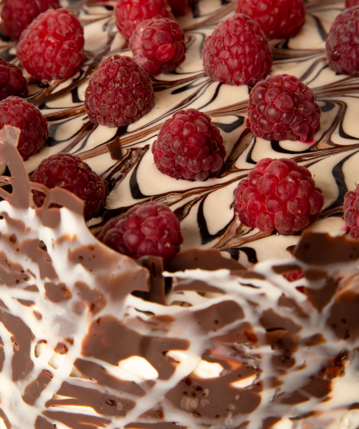 Cake `In raspberry chocolate` small