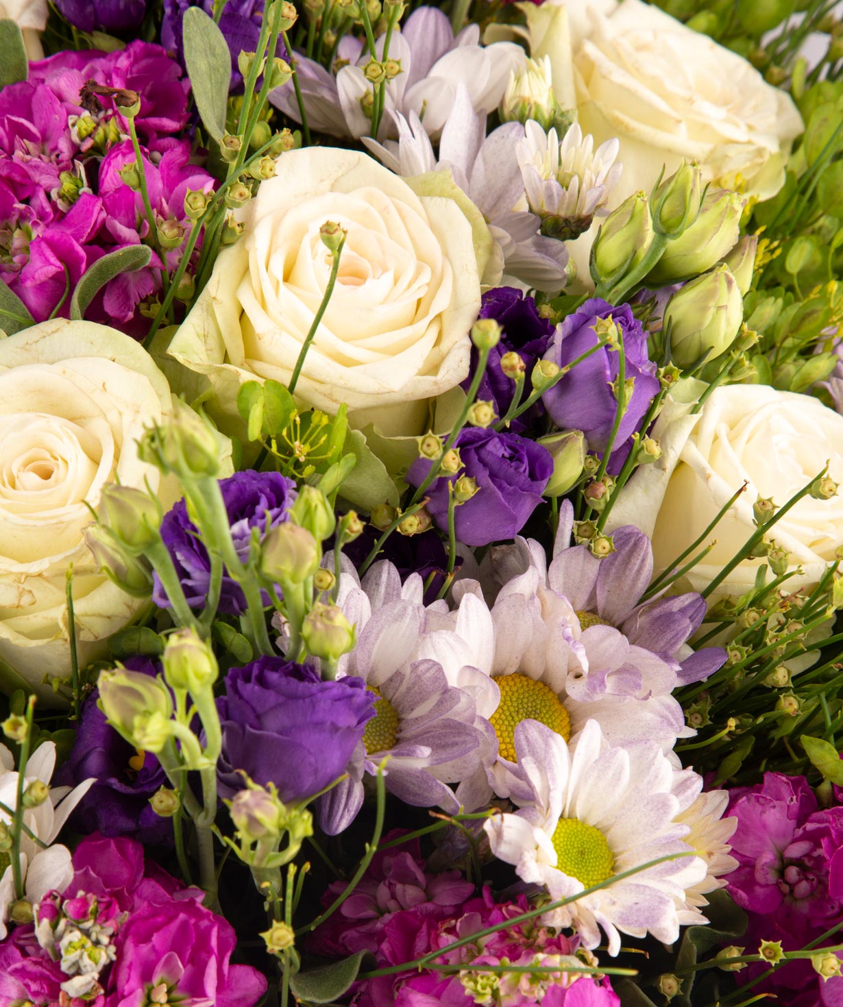 Bouquet ''Zilupe'' with roses and lisianthus
