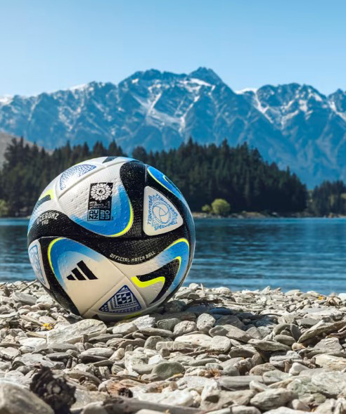 Футбольный мяч «Adidas» Oceaunz Pro, HT9011