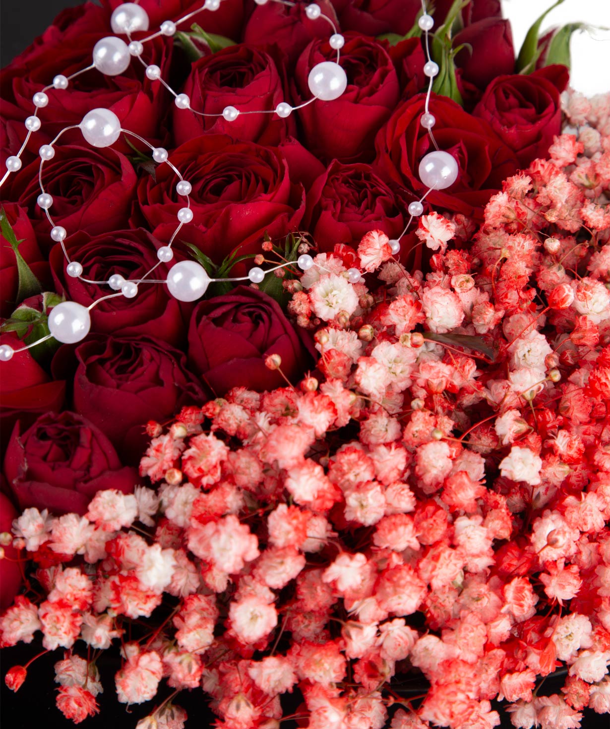 Քաղցր կոմպոզիցիա ''Թարայա'' փնջային վարդերով