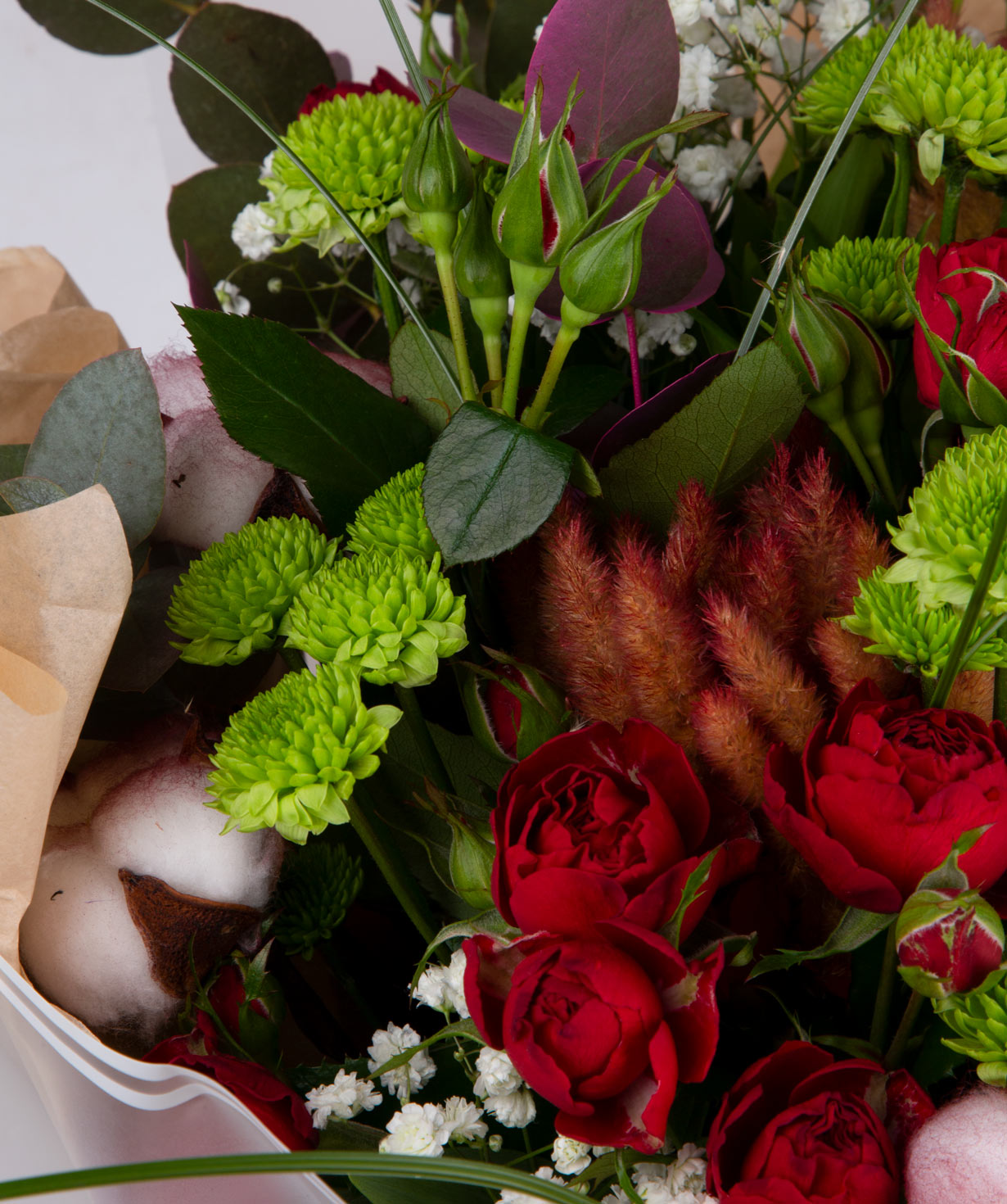 Bouquet `Recife` with spray roses