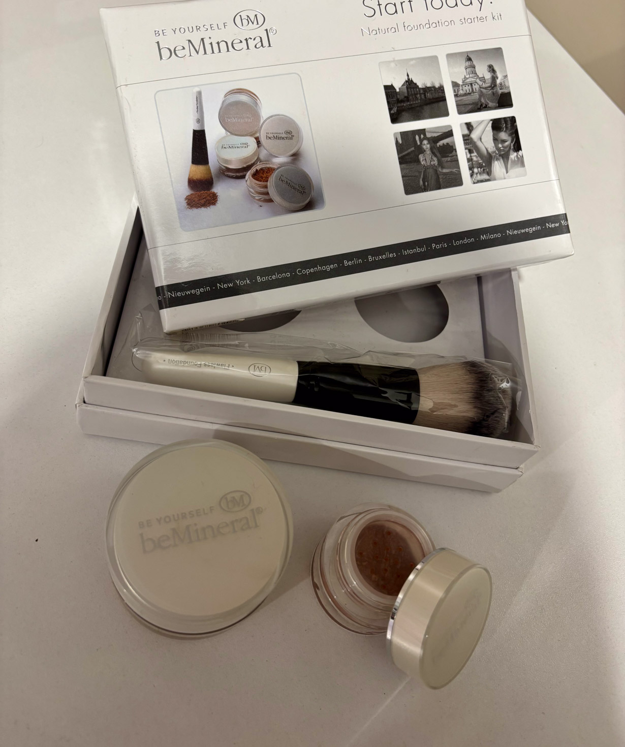 beMineral Foundation Set, Medium Tan
