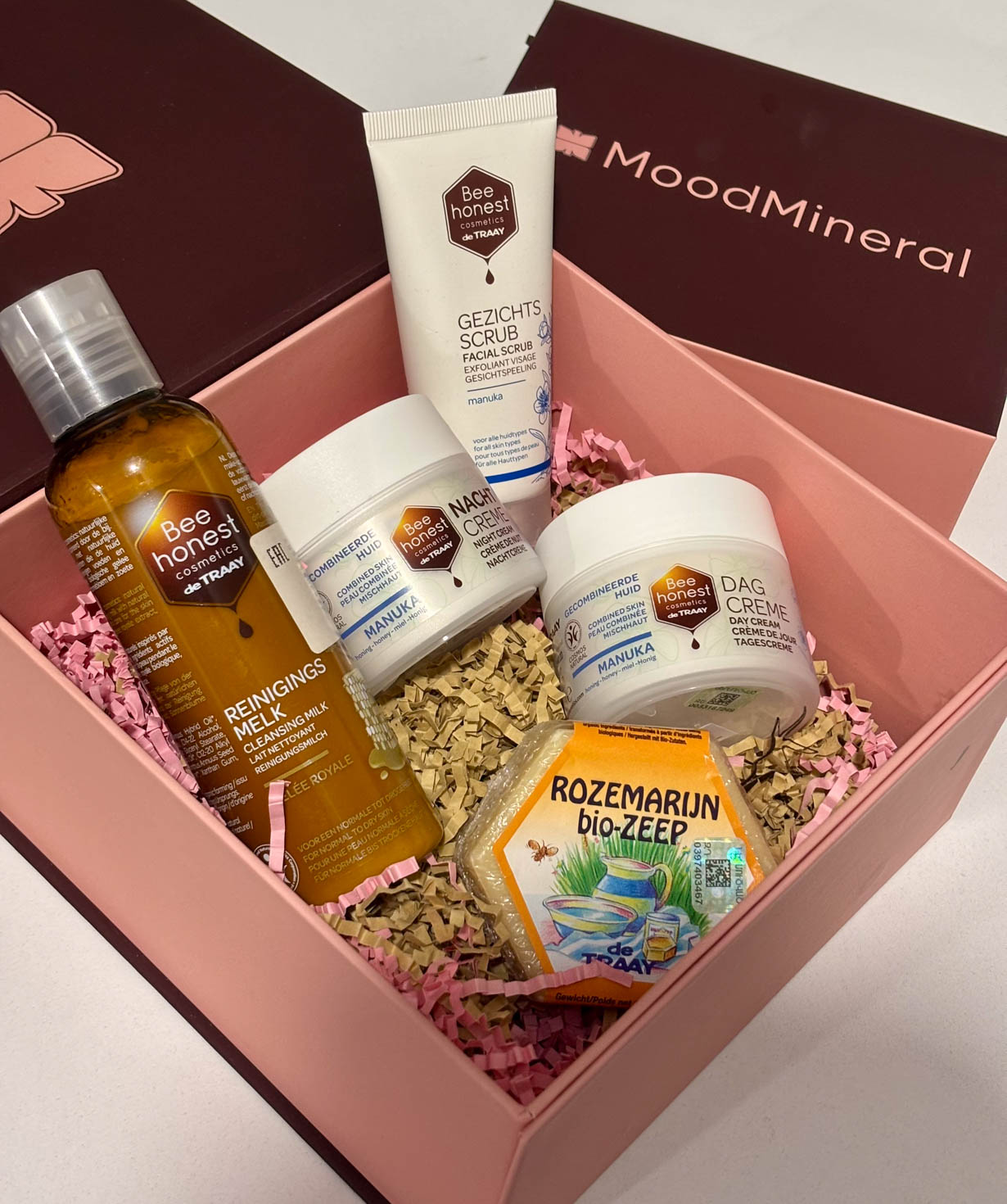 Gift Box with Skincare Products №7