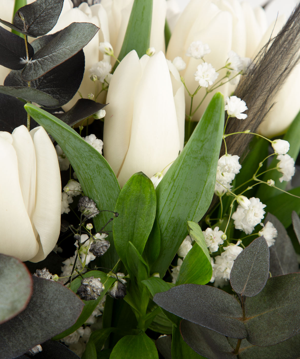 Bouquet ''Alcabon'' with tulips and gypsophila