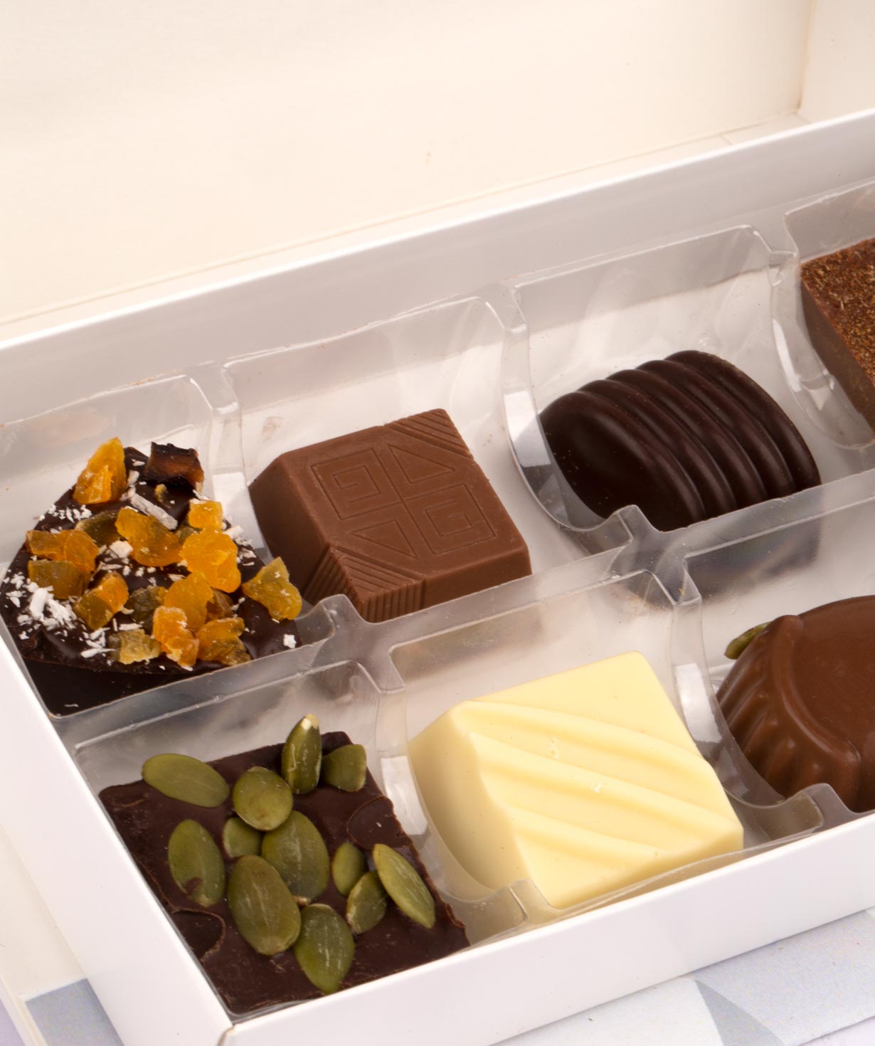 Box `Gourme Dourme` with chocolate candies, love