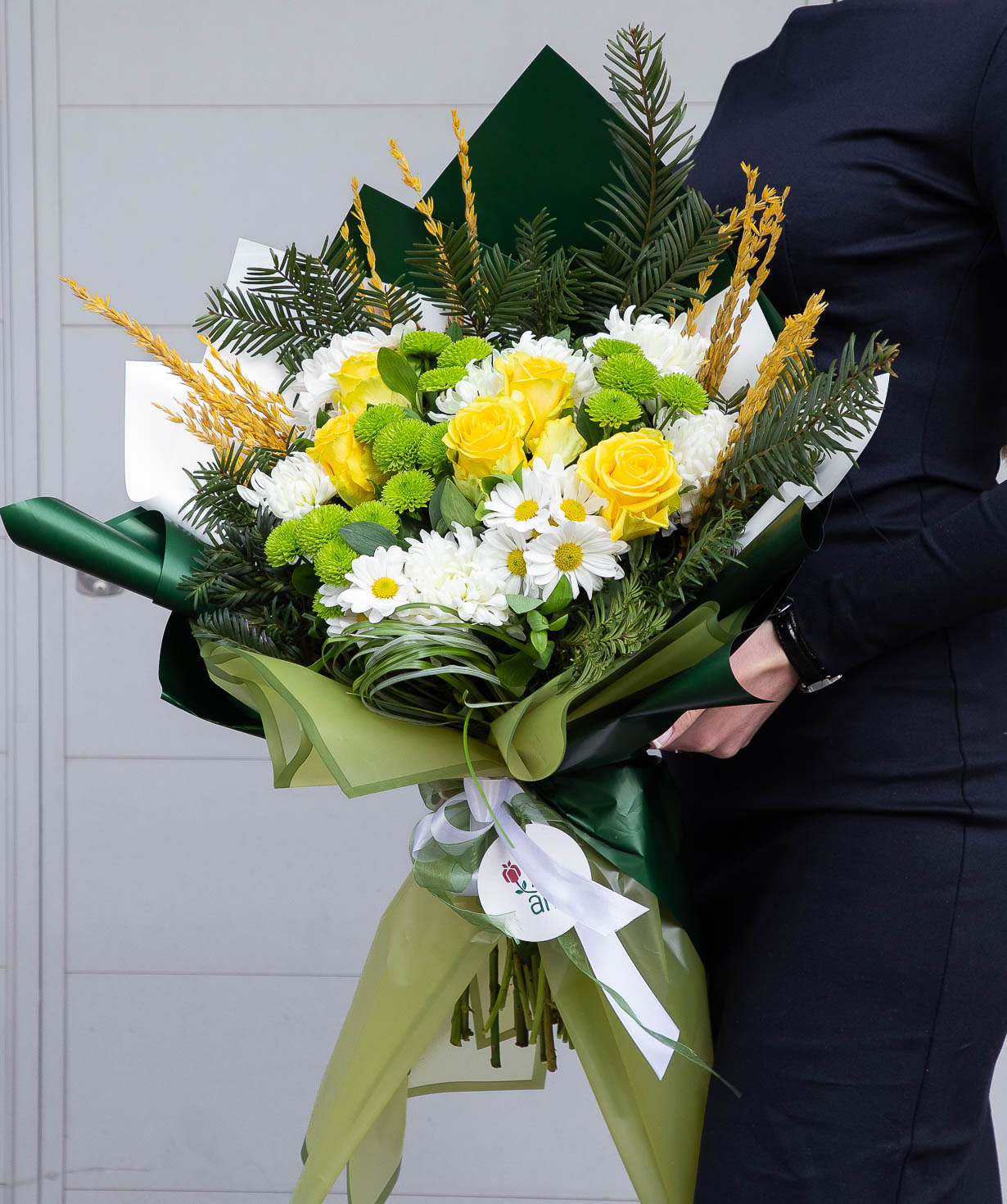 Bouquet ''Athens'' with roses and chrysanthemums
