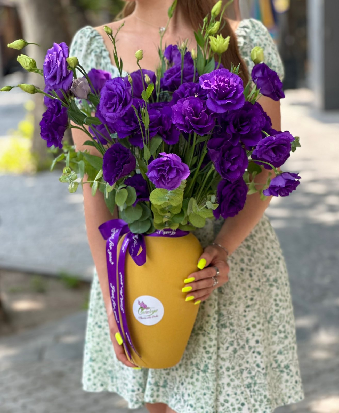 Composition «Wengen» with lisianthus