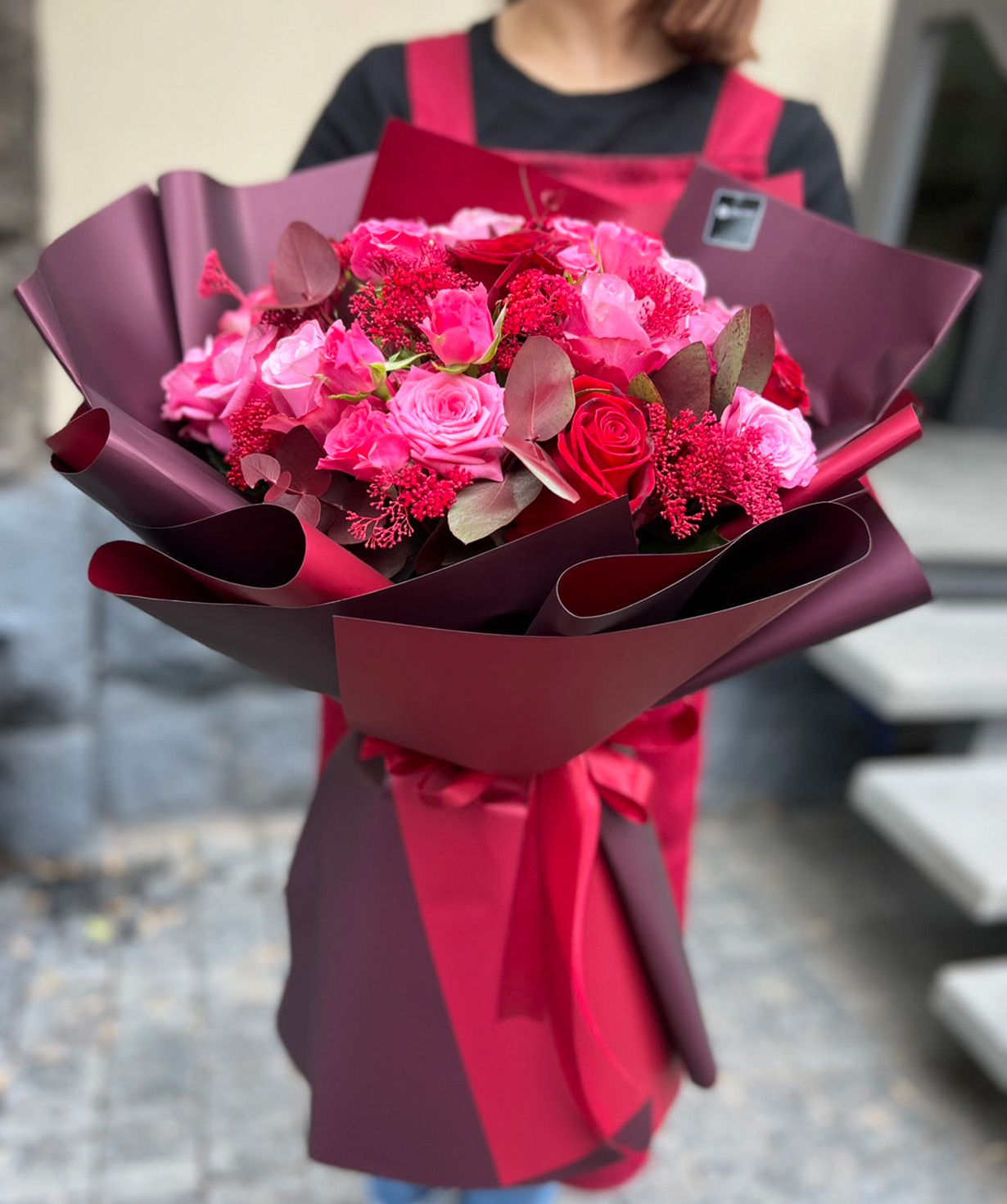 Bouquet `Liski` with roses