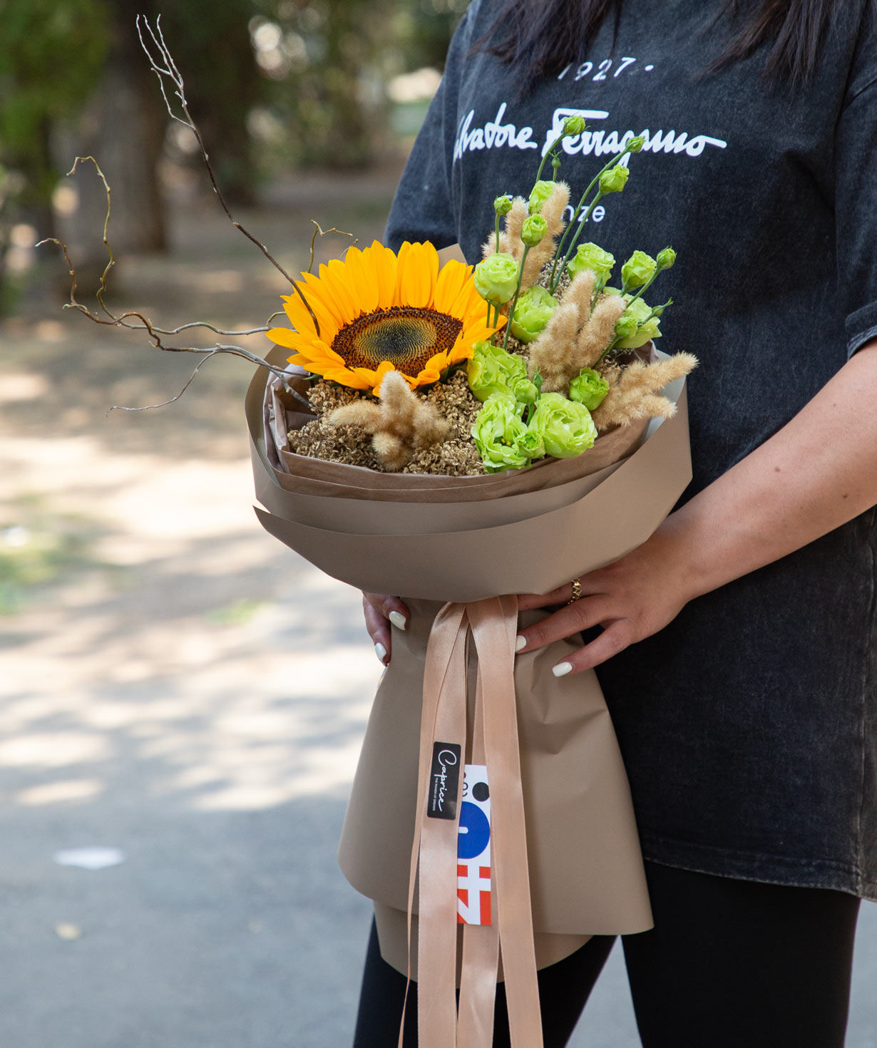 Bouquet «Ballendorf» with lisianthus and sunflower