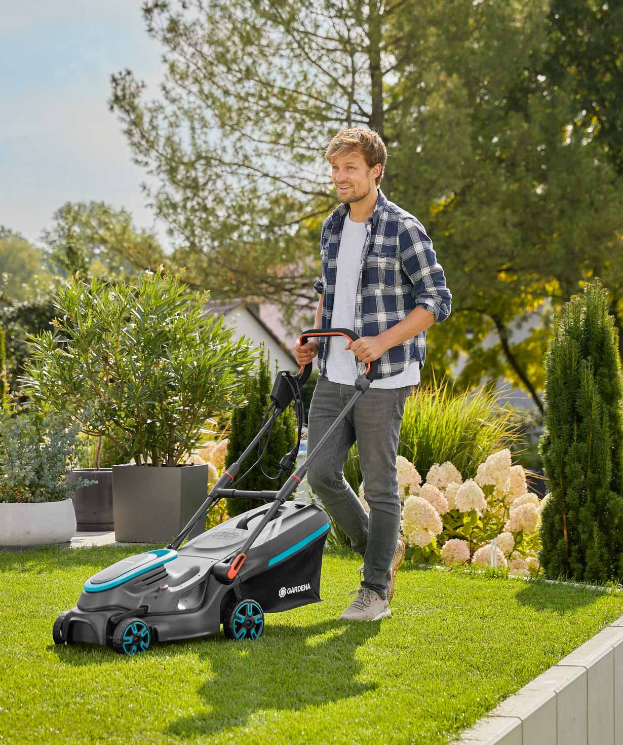 Սիզամարգի էլեկտրական հնձիչ «Gardena» PowerMax, 1800/42