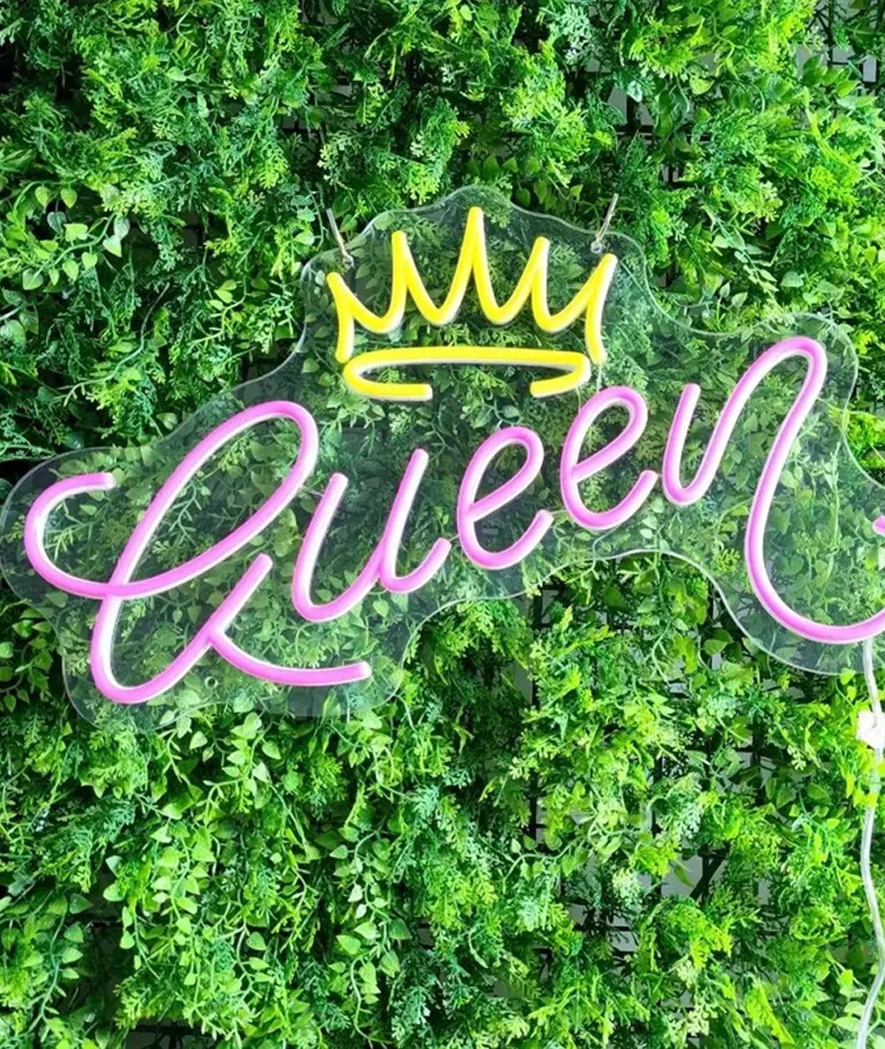 Neon light «Gift Store» Queen №174