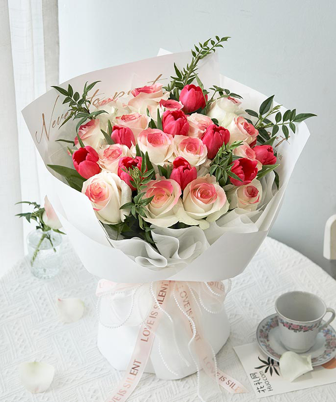 Китай․ букет №012 с розами и тюльпанами