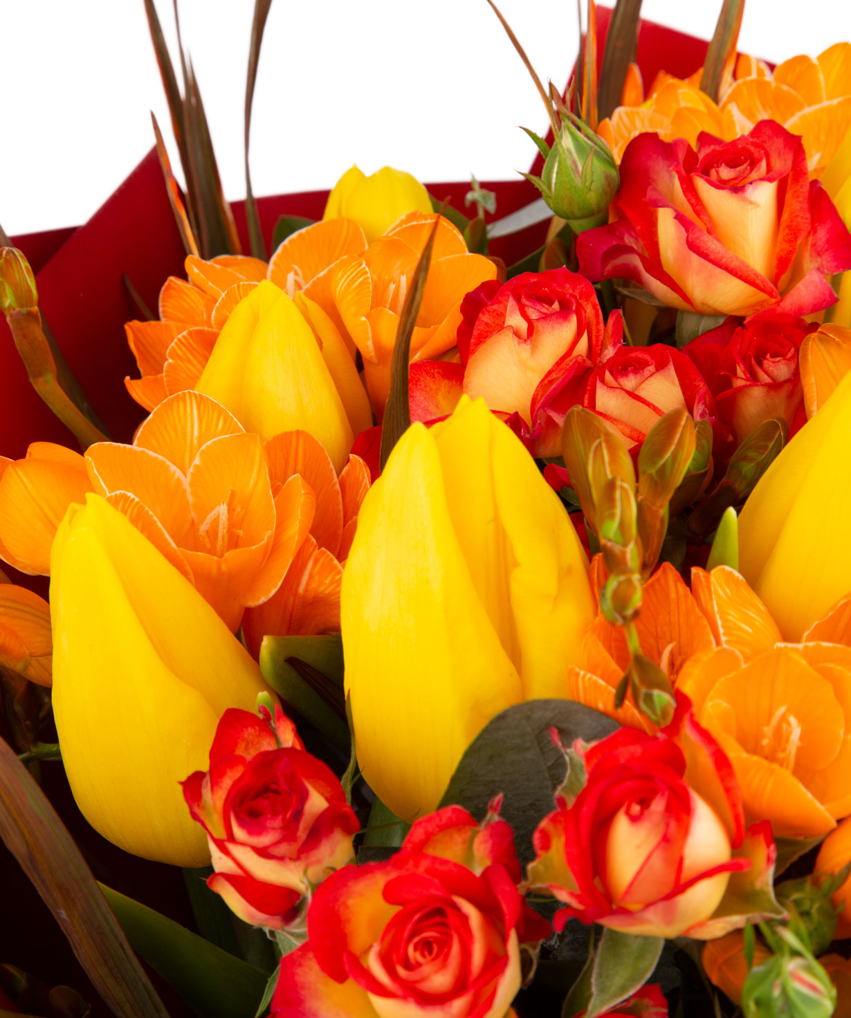 Ծաղկեփունջ «Հելենա» փնջային վարդերով, կակաչներով, և ֆրեզիաներով