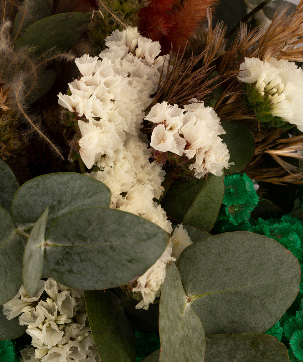 Букет `Дуениас` с полевыми цветами