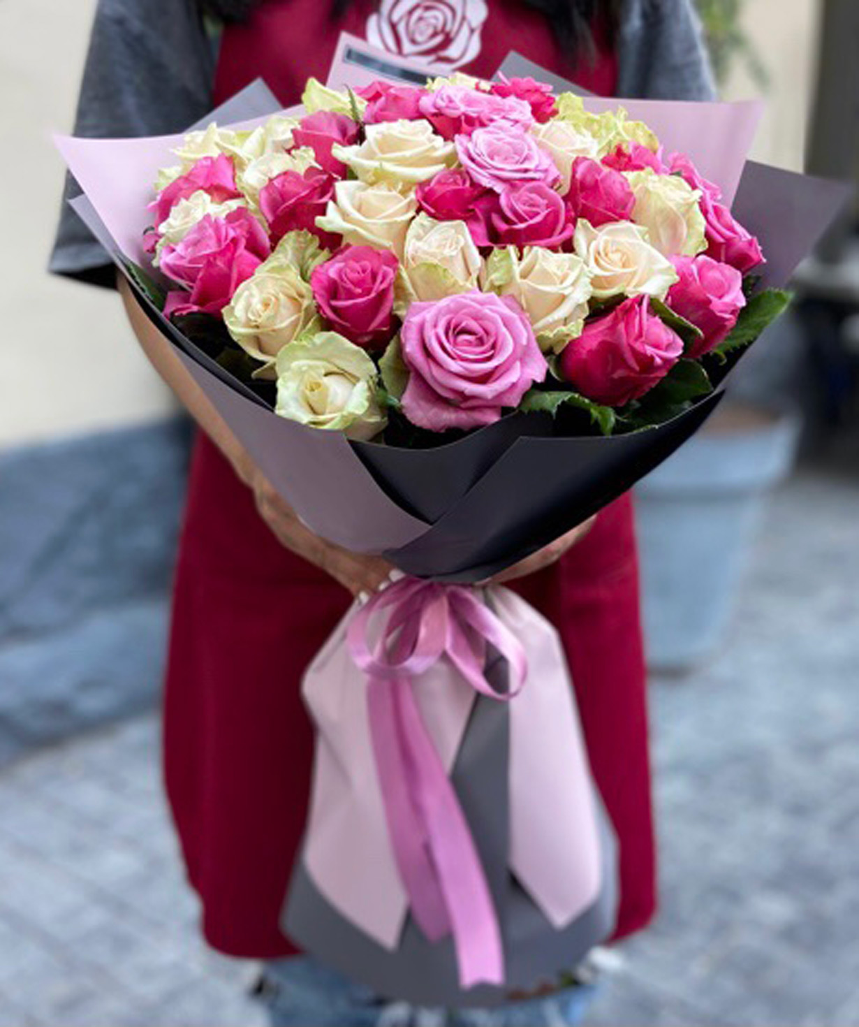 Bouquet `Mikun with roses