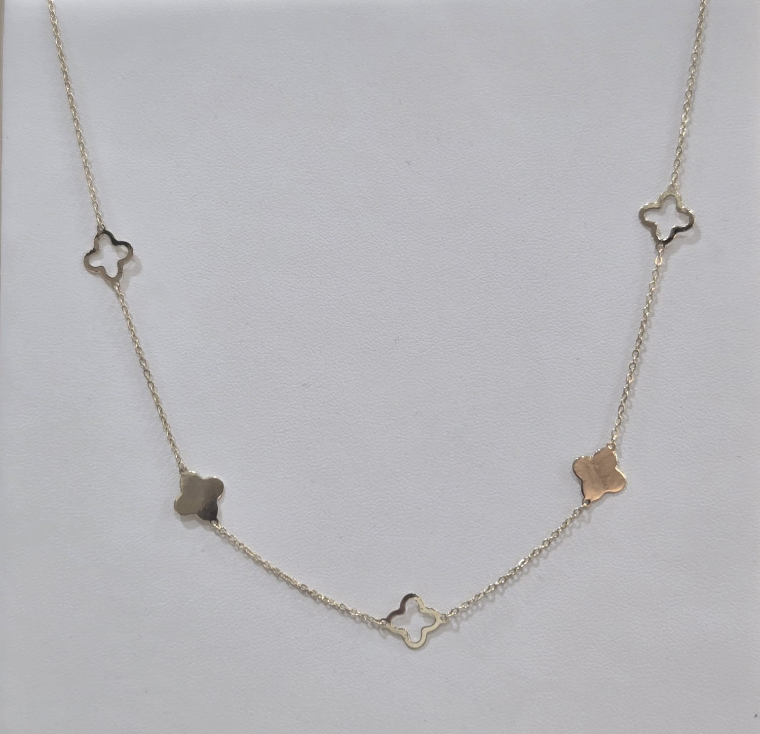 Վզնոց «Less is more» ոսկյա №150