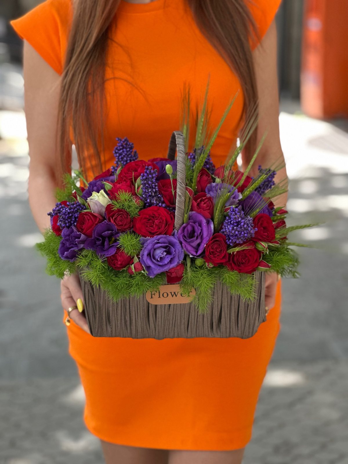 Composition «Cataleya» with spray roses and lisianthus №88