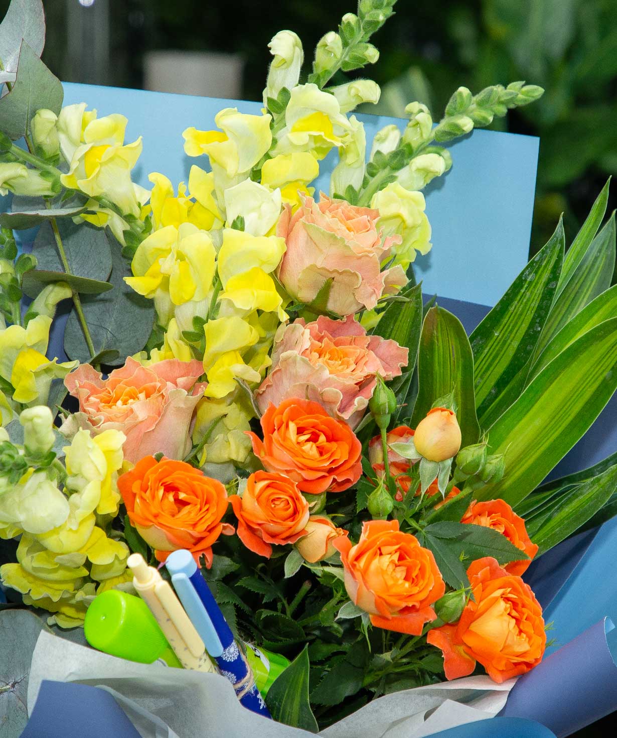 Bouquet «Gemiler» with spray roses