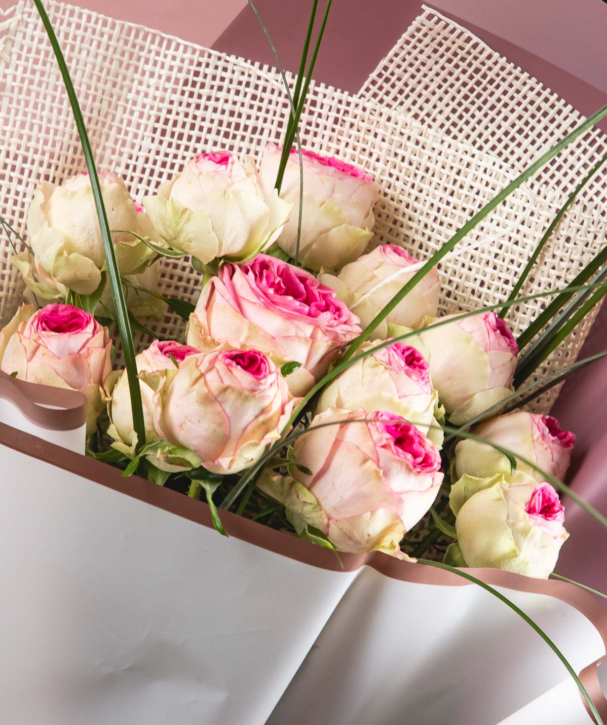 Букет «Минданао» с кустовыми розами