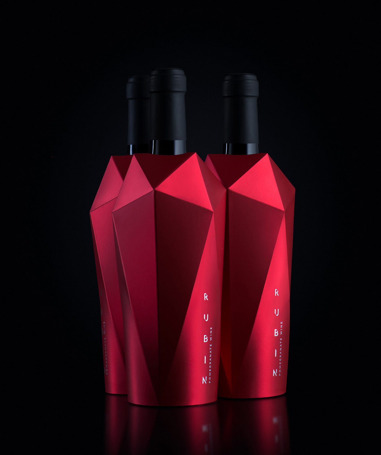 Wine `Rubin` red semi-sweet 750 ml