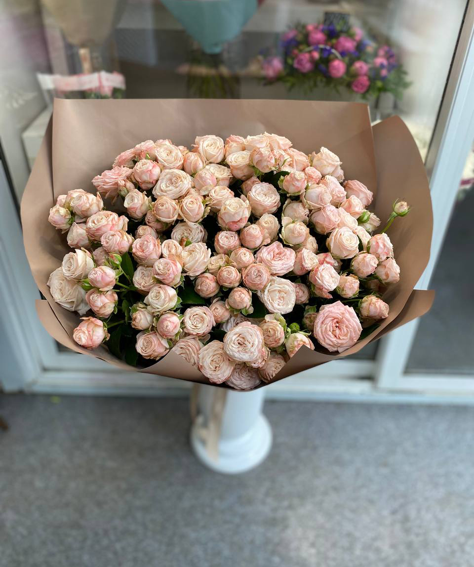 Moscow․ bouquet №367 with bush roses