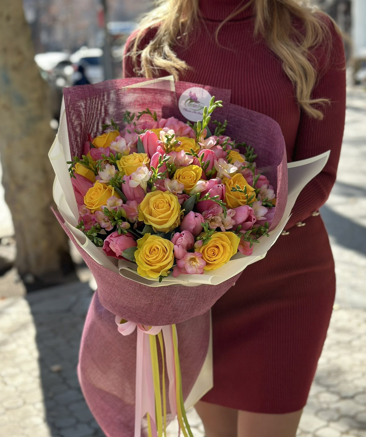 Ծաղկեփունջ ''Ուելս'' վարդերով