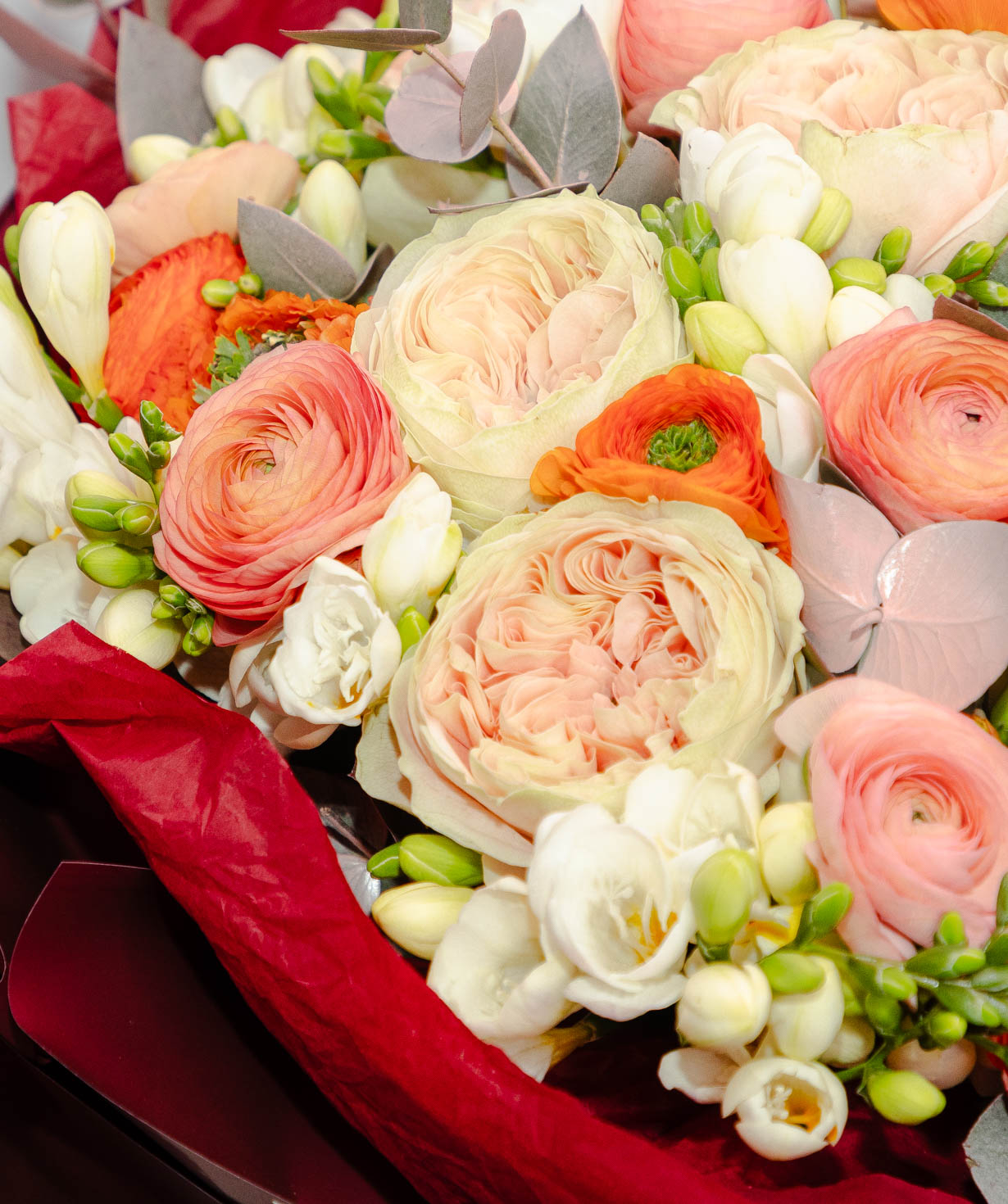 Букет «Floriani» с розами и фрезиями №27