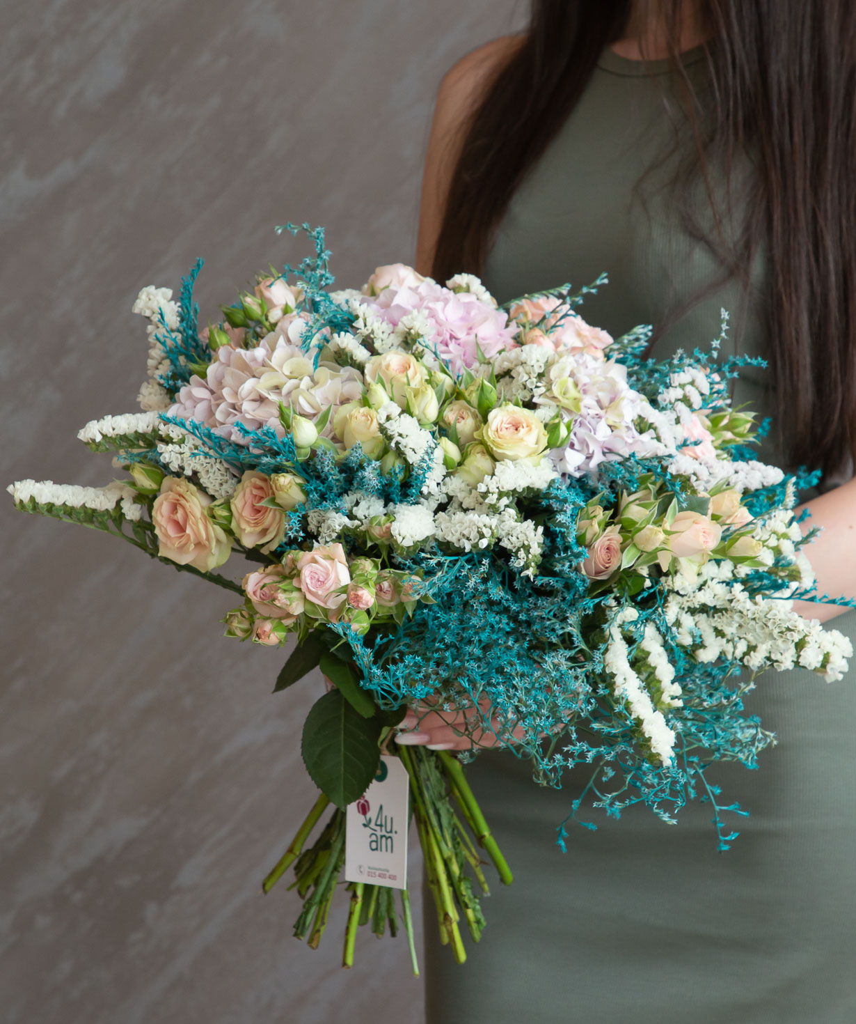 Bouquet `Pedezina` with spray roses and hydrangeas