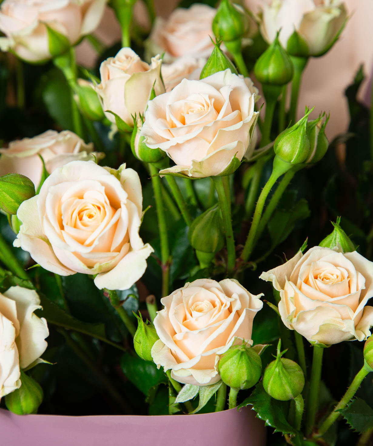 Букет «Окиносима» с кустовыми розами