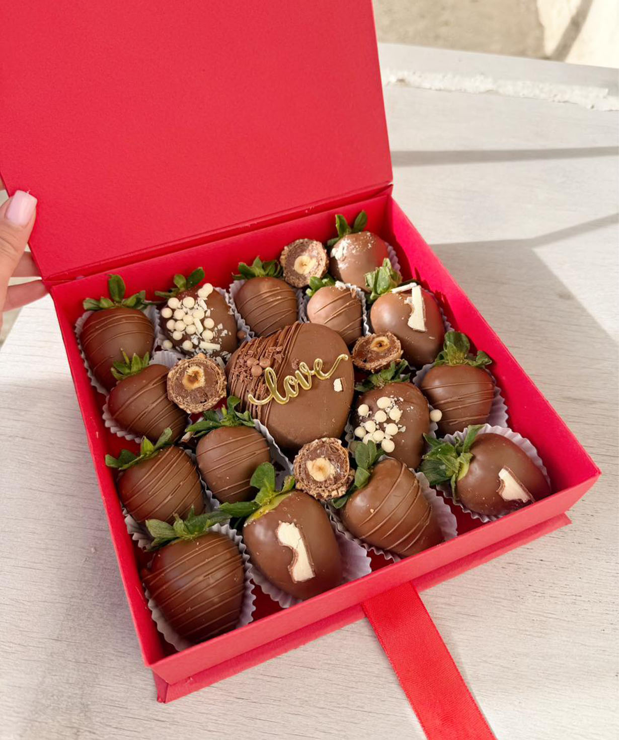 Клубники в шоколаде «favoritecake» 15 шт