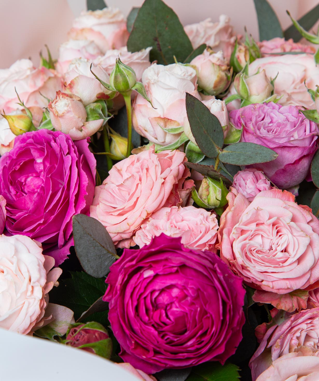 Букет «Такуме» с кустовыми розами