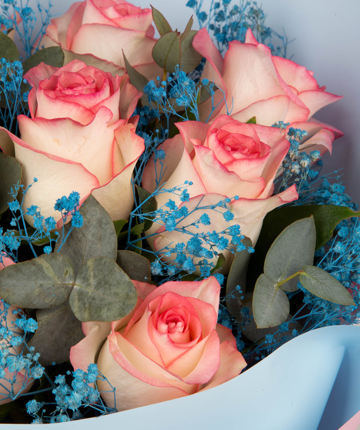 Bouquet `Akaba` with roses