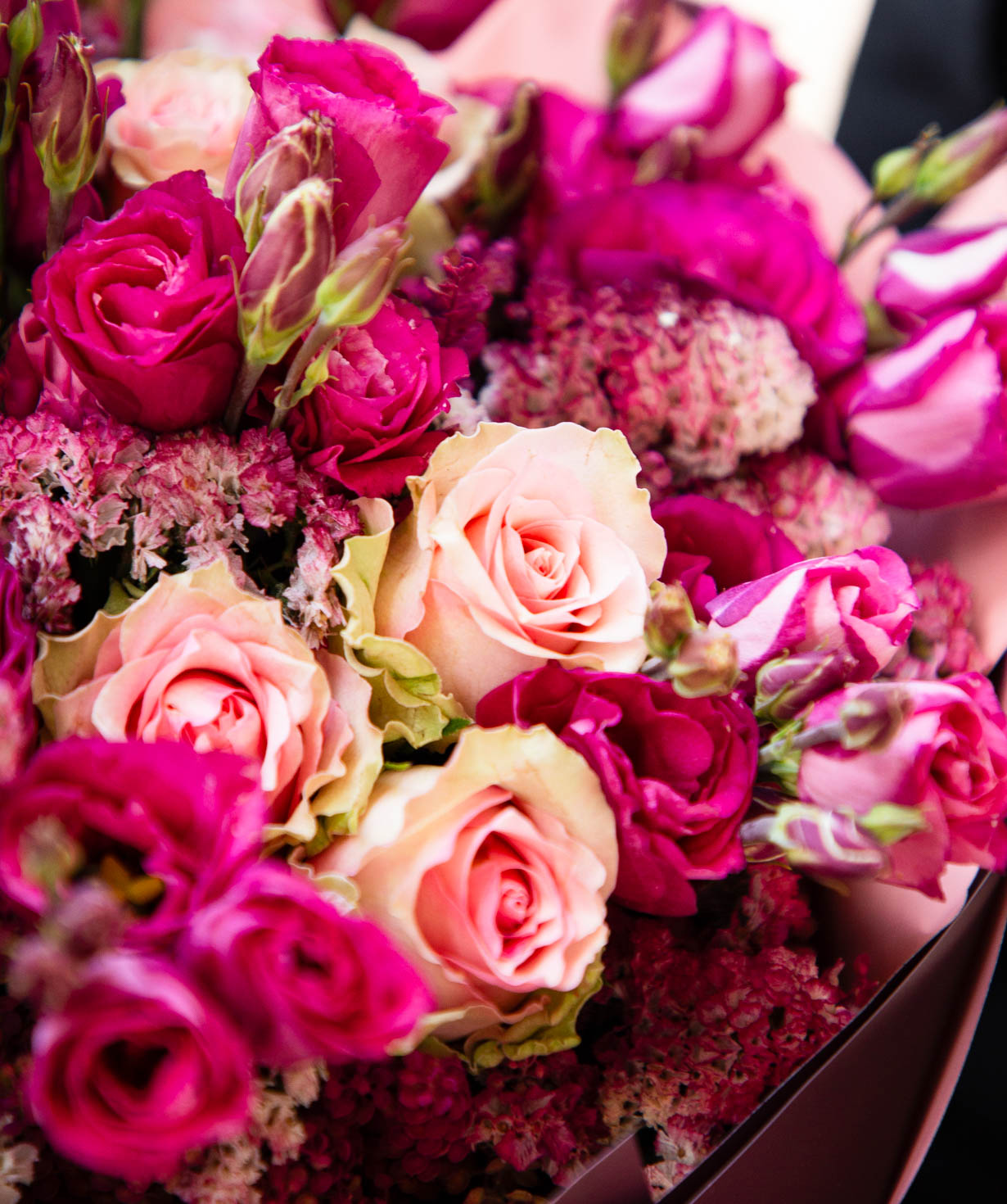 Bouquet «Koganei» with roses and lisianthuses