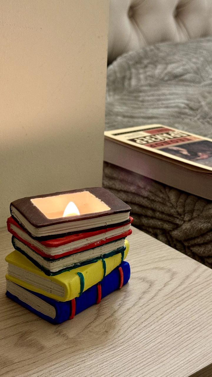 Candle «Blue Moon» Books