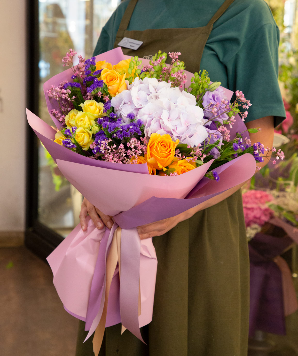 Bouquet ''Kraljevo'' with roses and hortensia