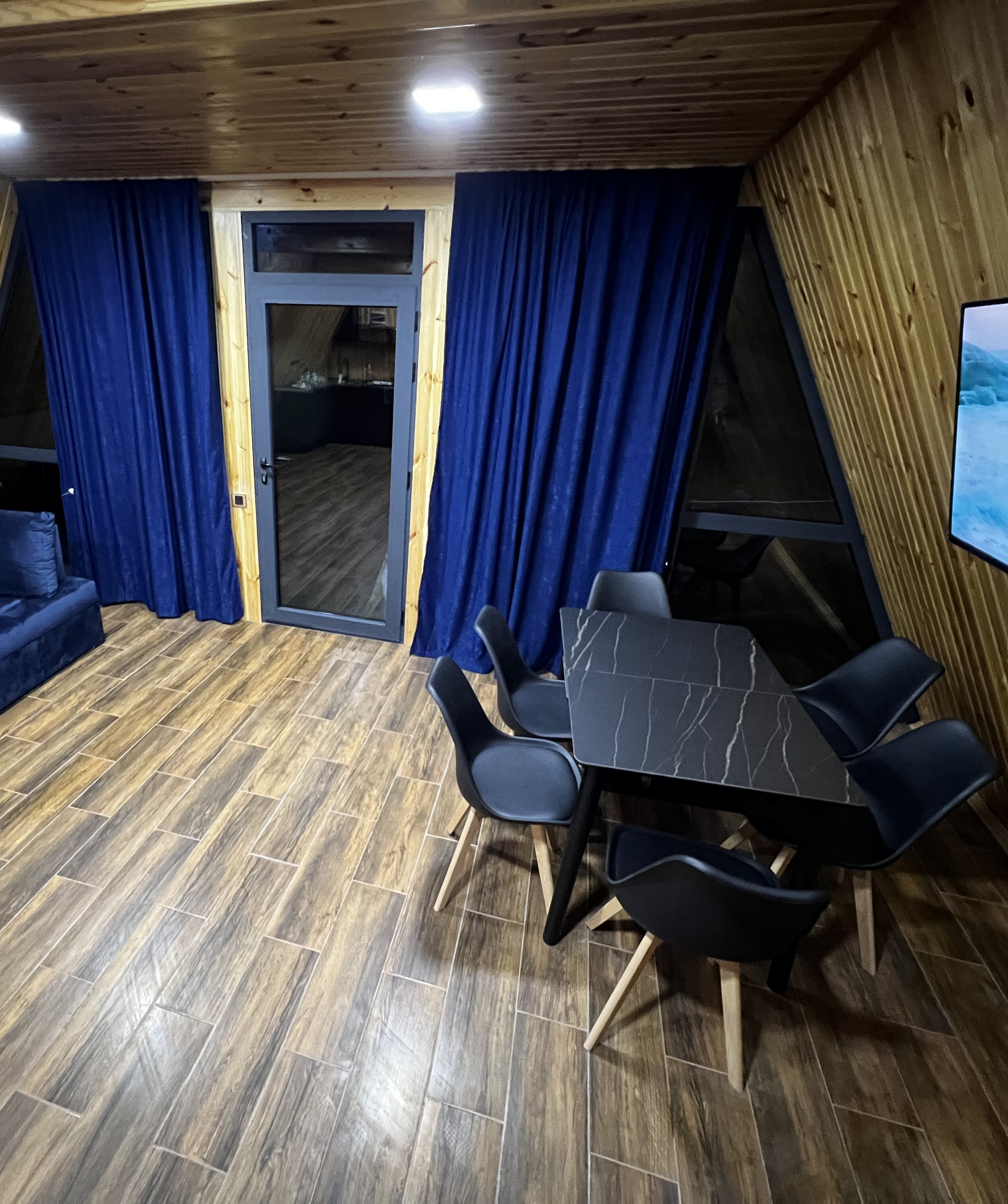 Cabin «Green Villa» blue, for 4-6 people
