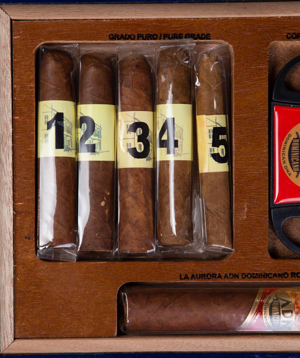 Set ''La Aurora'' cigars