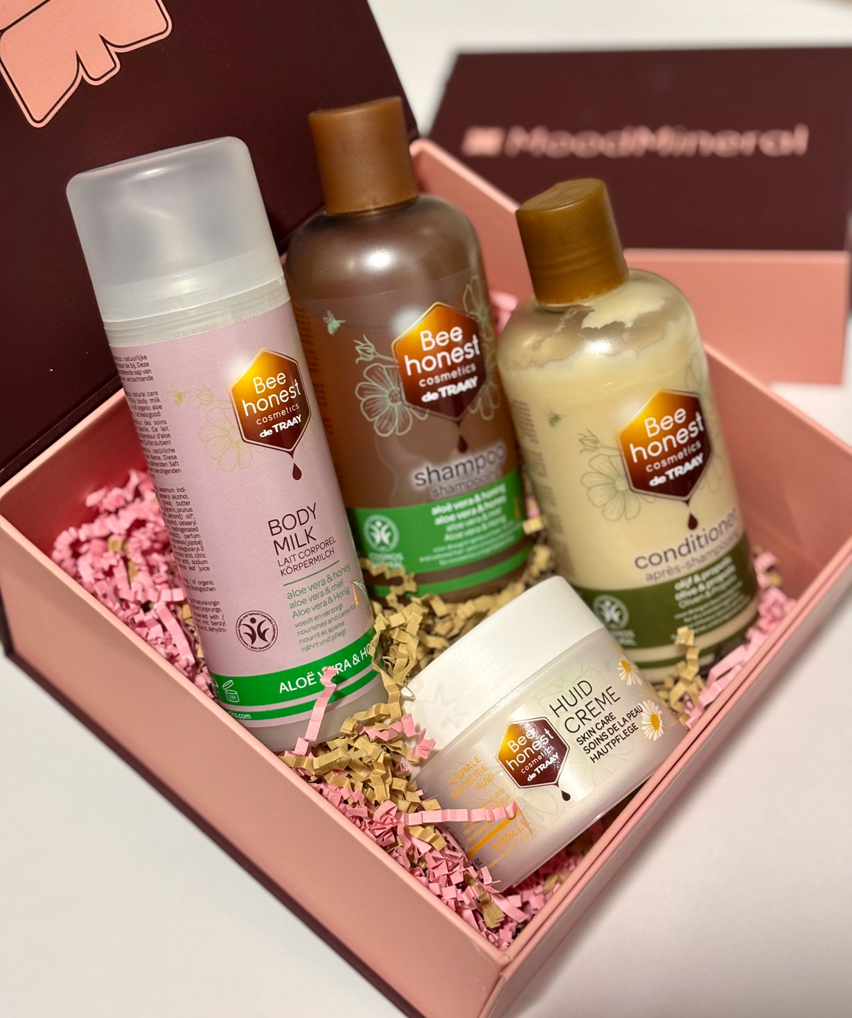 Gift Box with Skincare Products №6