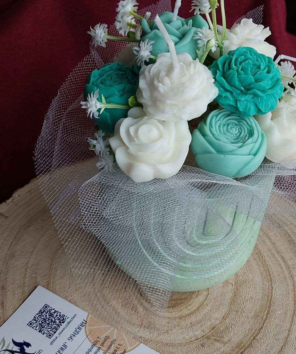 Candle «Blue Moon» Flower Bouquet, scented