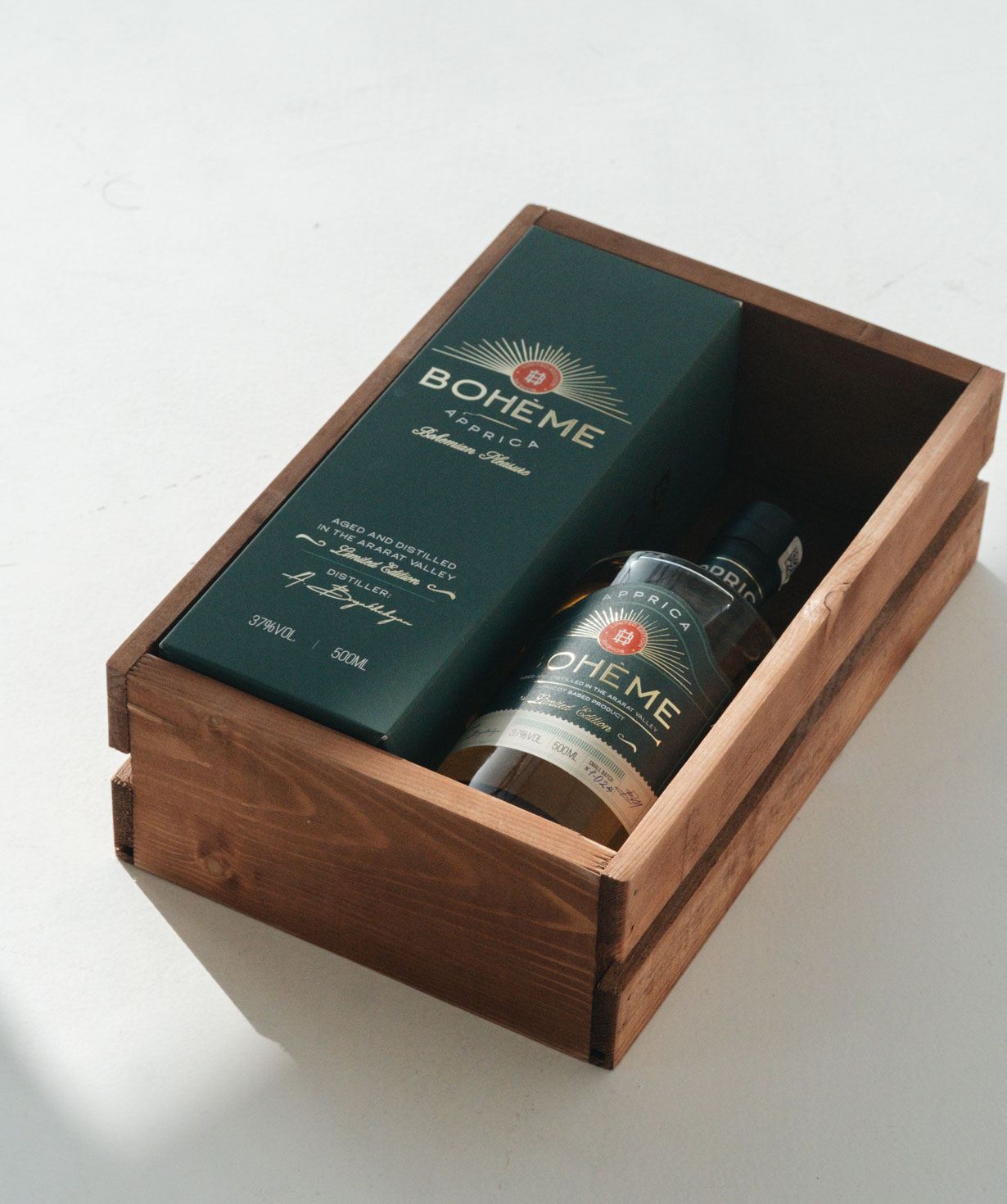 Alcoholic spirit «Bohème Apprica» 37%, 500 ml