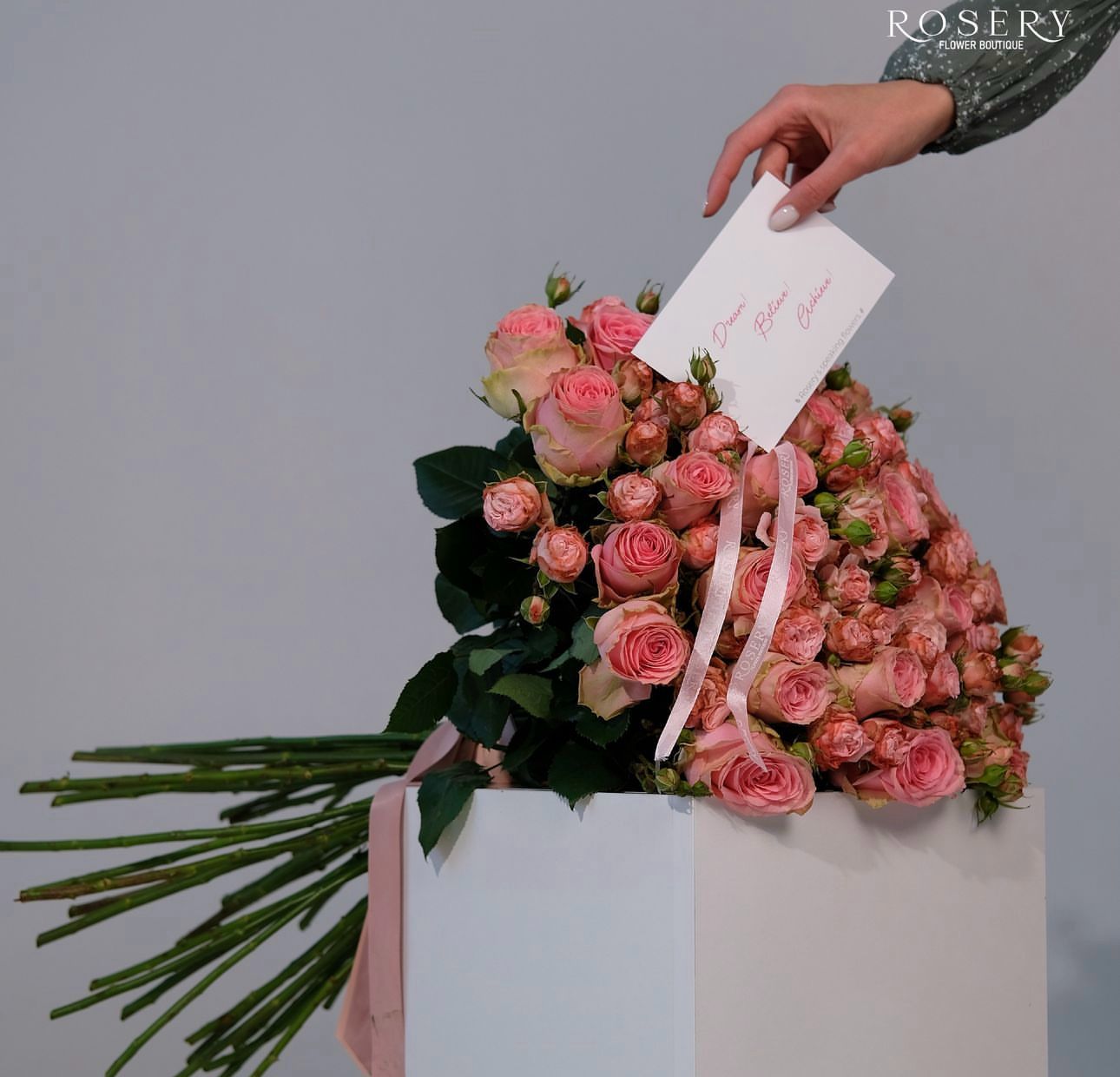 Bouquet `Menoa` with roses