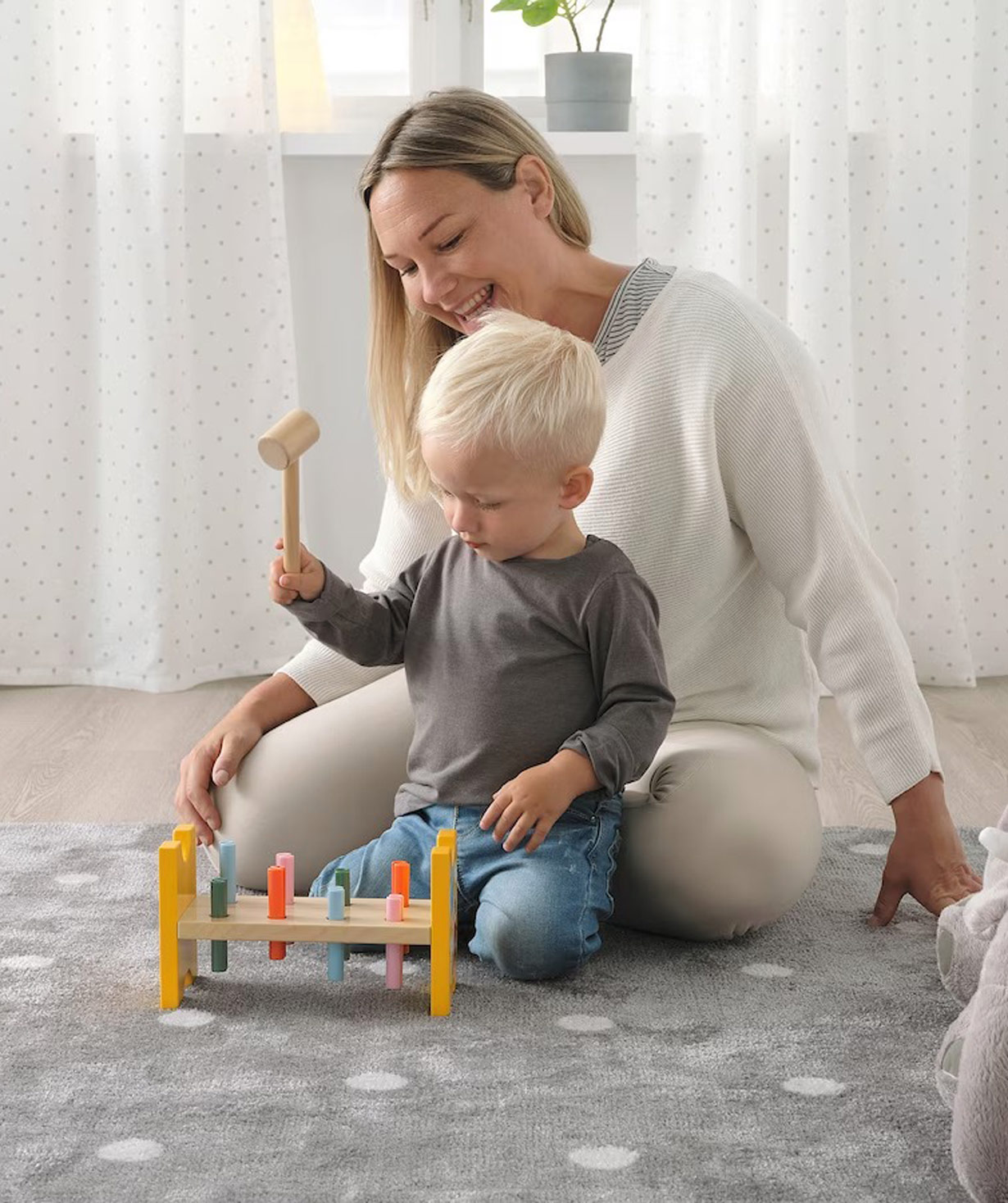Խաղալիք ''UPPSTÅ'' մուրճիկով