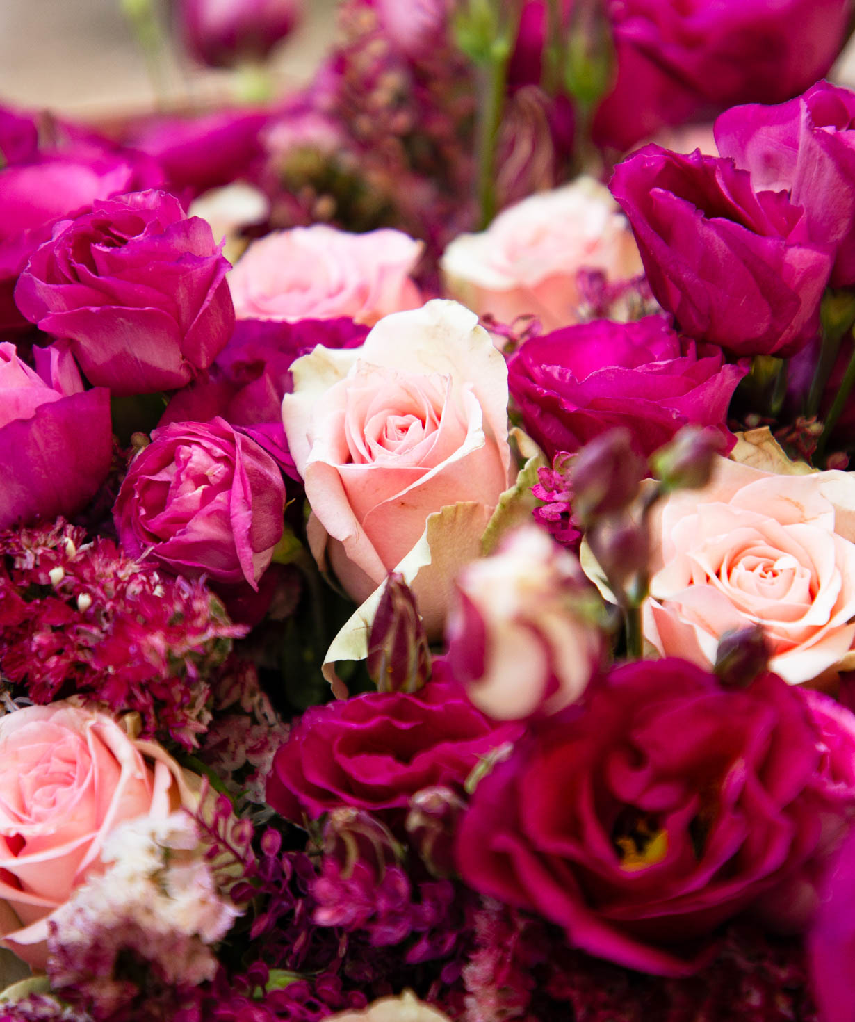 Bouquet «Koganei» with roses and lisianthuses