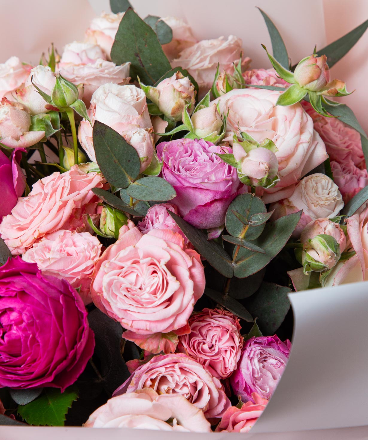 Букет «Такуме» с кустовыми розами