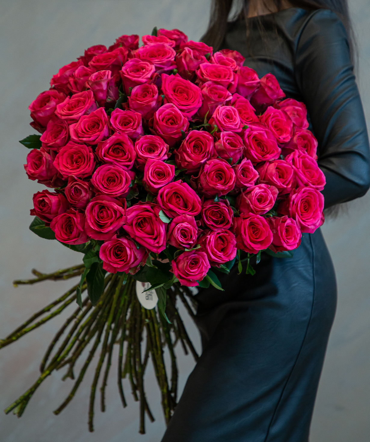Розы «Narine» 59 шт, 80 см