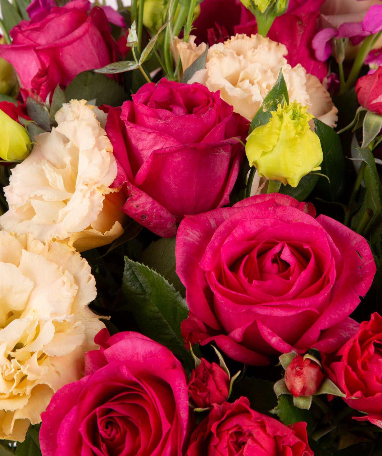 Ծաղկեփունջ «Արվադա» փնջային և հոլանդական վարդերով